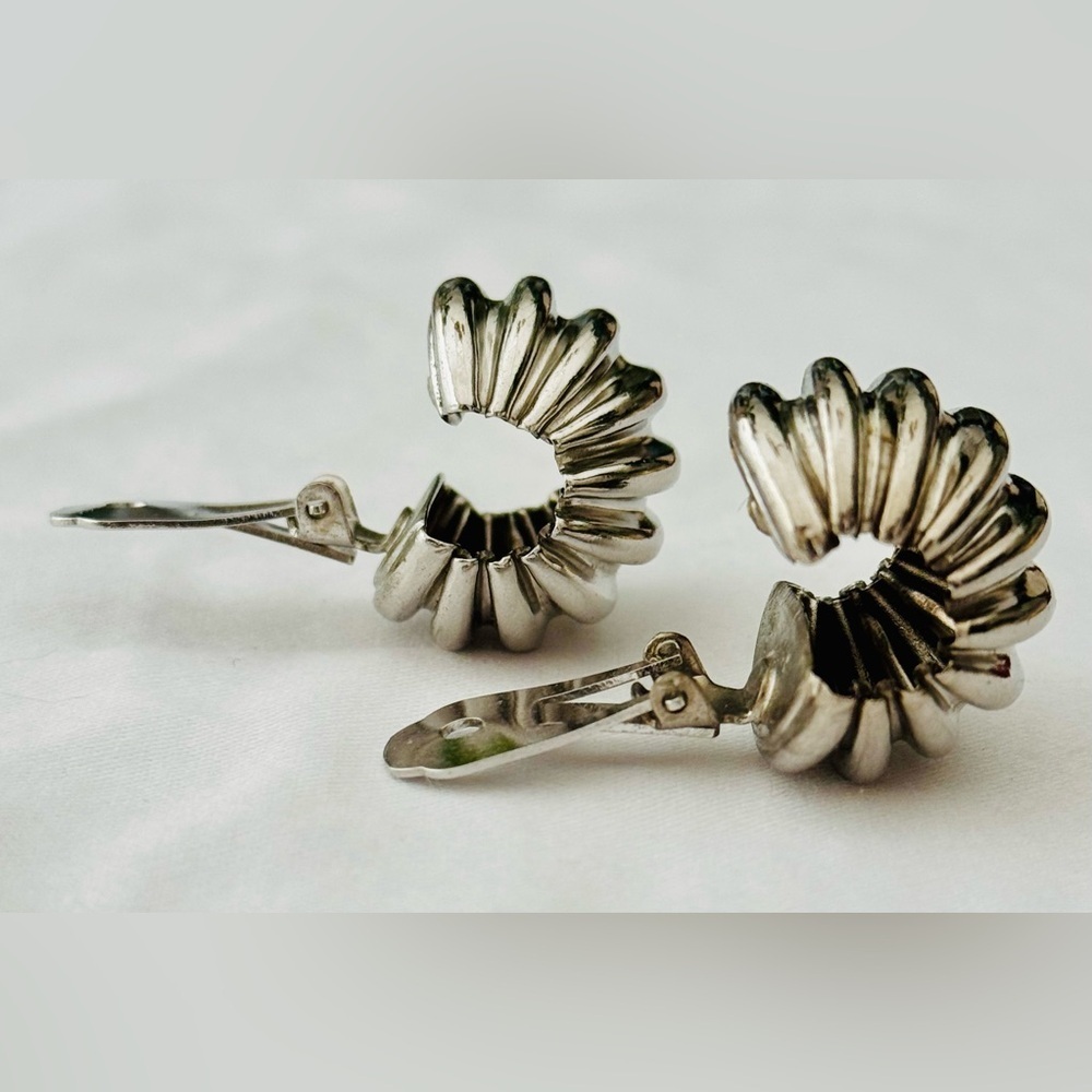 NAPIER Ribbed Clip-On Earrings - Picture 3 of 5